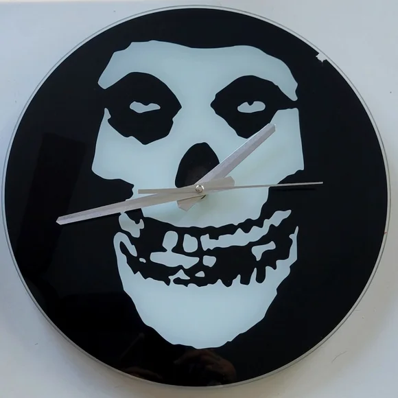☠️MISFITS☠️ 2007 Glass Clock☠️ - Picture 1 of 3